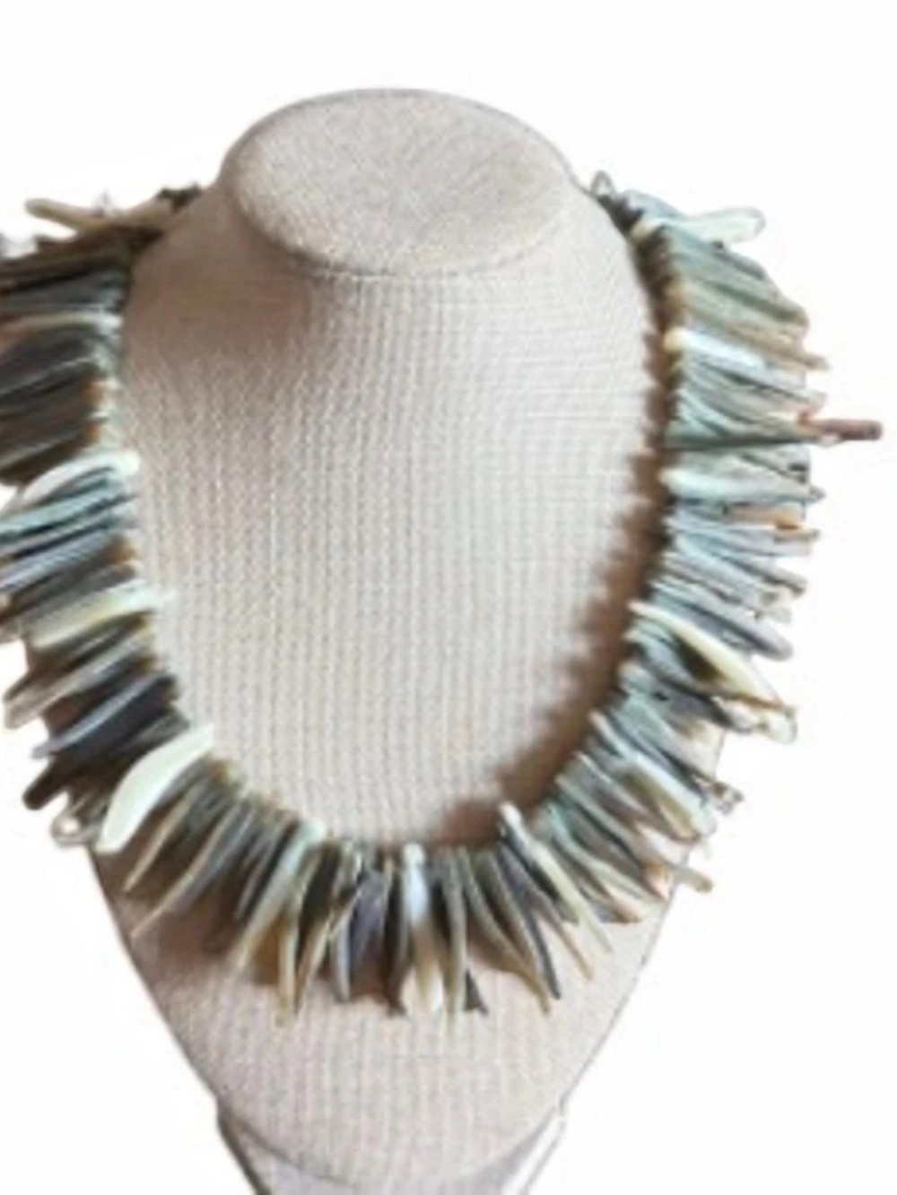 Statement Necklace shell  stick  in olive  & mother of pearl